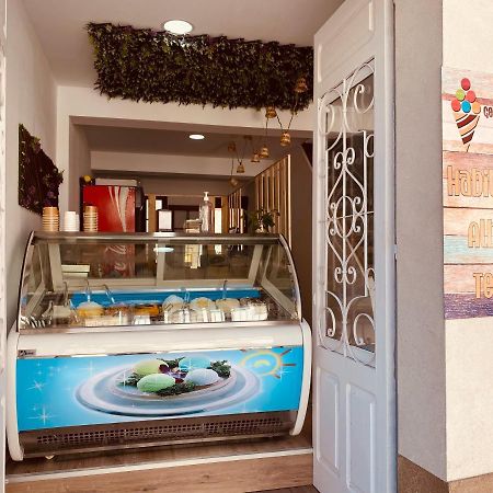 Albergue Y Gelateria Il Nonno Саррия Екстериор снимка